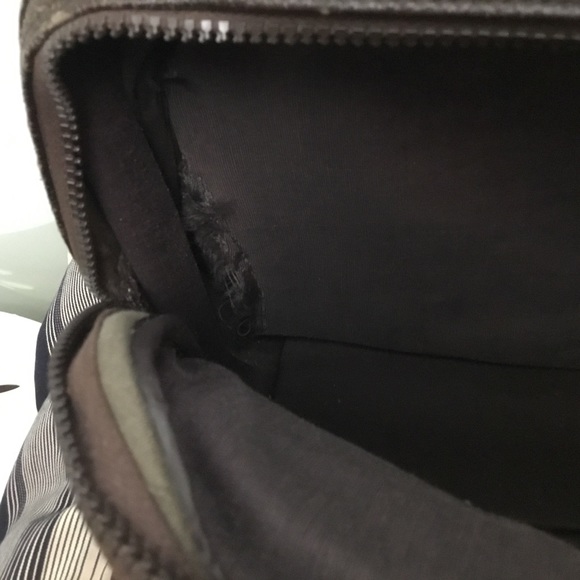 Genuine Leather Zippered Shoulder Messenger Bag - Picture 14 of 16